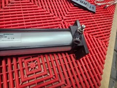 Numatics F2AL-05M3C-CAA0 / Tie Rod Air Cylinder / 2″ Bore x 5.750″ Stroke