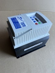 LENZE AC TECH ESV222N02YXC SMVECTOR VARIABLE FREQUENCY DRIVE VFD COMPACT CONTROL