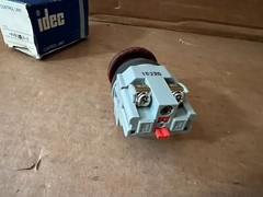 IDEC CONTROL UNIT AVN301N-R NEW