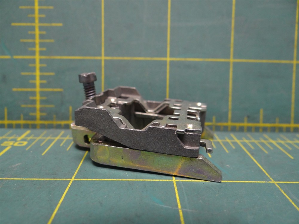 Schneider Electric ZB4BZ009 Harmony XB4 Series Contact Block Mounting Collar