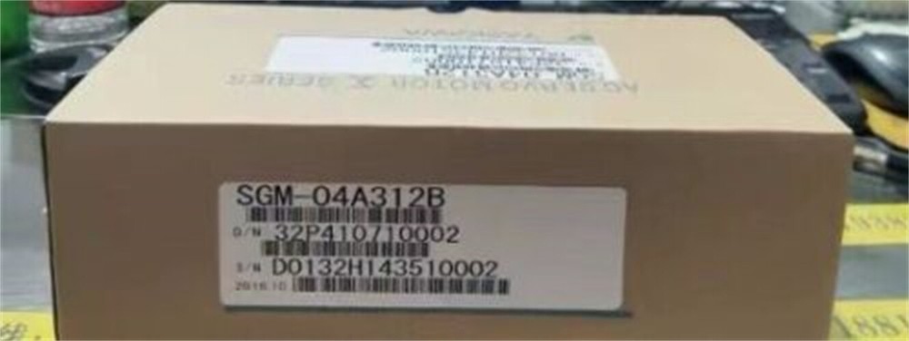 New In Box Yaskawa SGM-04A312B Servo Motor SGM-04A312B FREE EXPEDITED SHIPPING