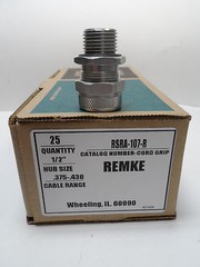 REMKE RSR A-107-R BOX OF 25 – SINGLE CONDUCTOR CORD GRIP, STRAIGHT, HUB, NEW