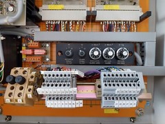 EMRI CXC10 Accelerometer Amplifier & Supply Box 1-20Hz 220 Volt