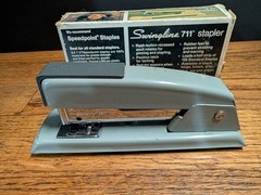 VTG SWINGLINE 711 Grey STAPLER – ORIGINAL BOX – PRE-OWNED
