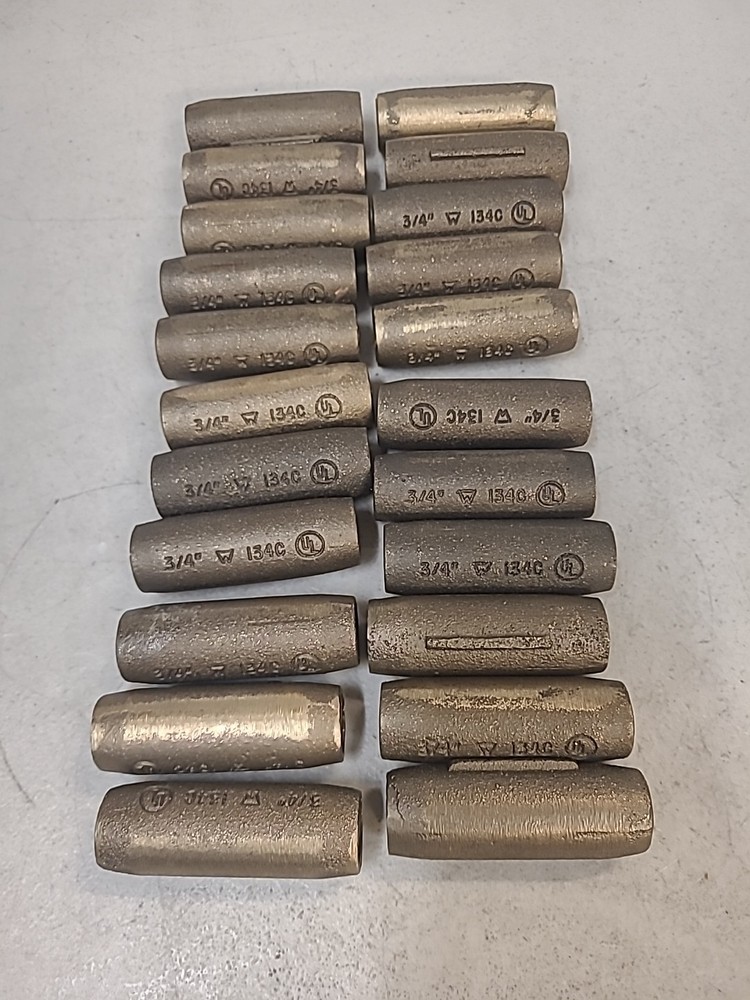 Lot Of 21 Thomas & Betts Ground Rod Threaded Coupling Trade Size 3/4″ 134C