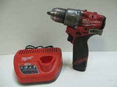 Milwaukee 3404-20 1/2″ M12 Hammer Fuel Brushless Drill Driver work great