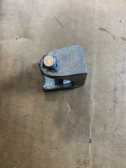 LOT OF 33 beam clamps. unused. Unsure of model or brand.