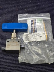 Parker 10V2071 Stainless Steel 2-Way 1/8″ Low Pressure Needle Valve 15000psi MWP