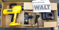 DEWALT 18V Cordless Adhesive Caulk Gun DC545 (DC545k)NEW OPEN BOX -FREE SHIPPING