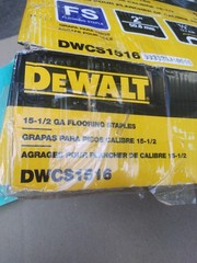 DeWalt DWCS1516 15.5 Gauge 2 IN Flooring Staples Partial Box Unsure Count