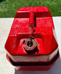 Vintage Metal BLITZ 2.5 Gallon Gas Can DOT-5 L USMC 20-2 1/2-84