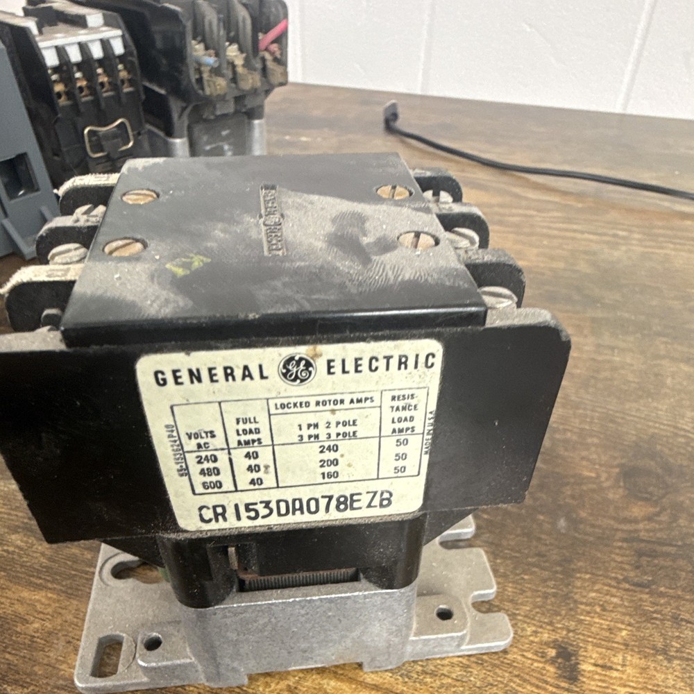 GE CR153DA078EZB NEMA Size 00 Contactor 3-Pole 208-240V Coil 40A AC