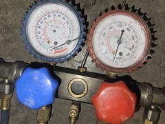 R-134a 2-Valve Manifold Gauge & Hose Set Dual Gauges w/ Red & Blue Hoses