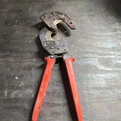 Klein Tools 63800ACSR Ratcheting Cable Cutter ACSR 477 MCM 22in Red