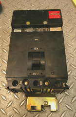 Square D FA36030 Thermal-Magnetic Circuit Breaker 3-Poles, 30A