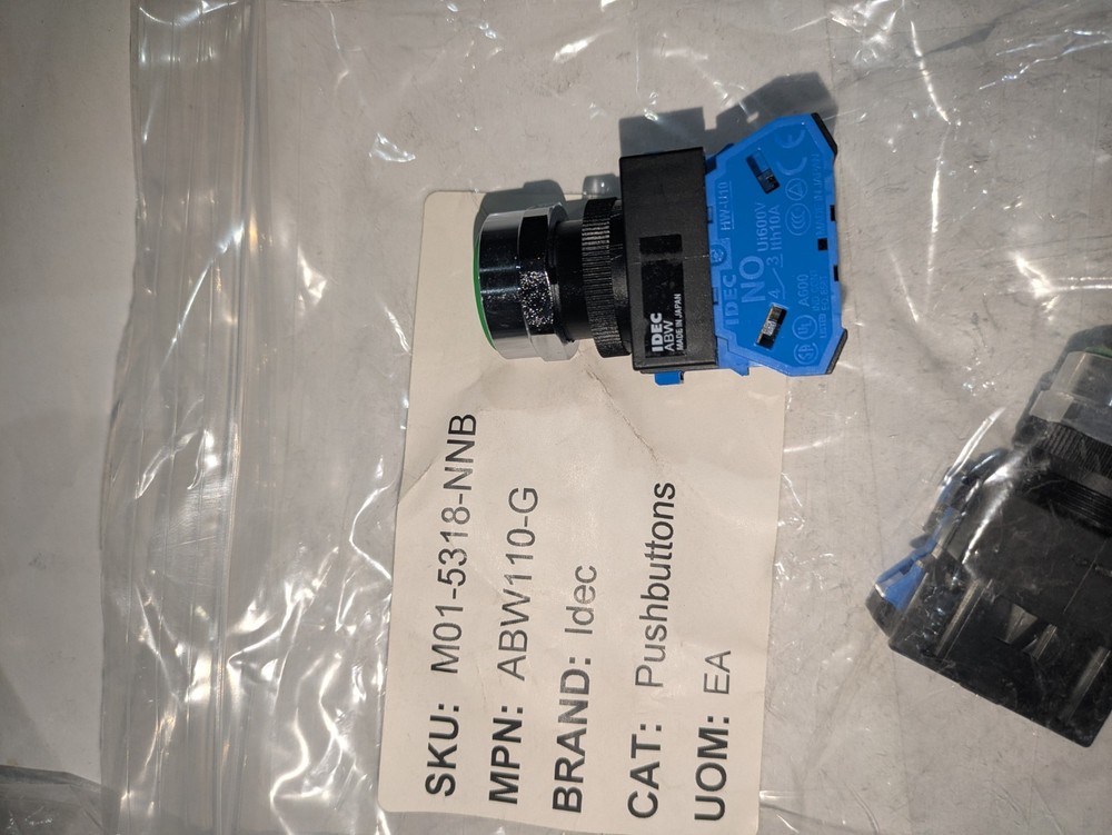 IDEC ABW110-G PUSHBUTTON