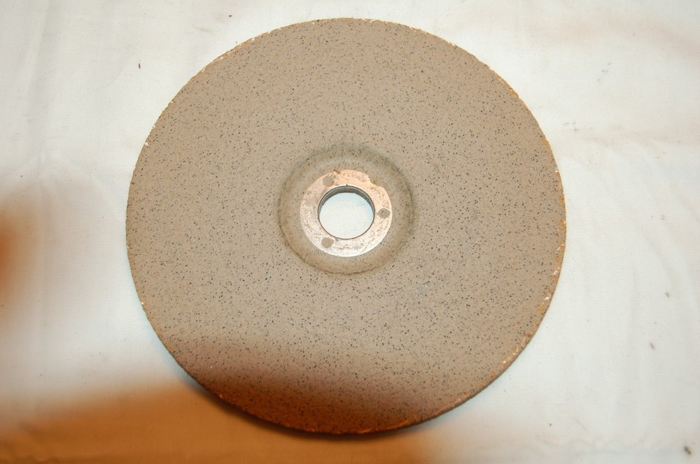 Norton 7″X1/4″X7/8″ Brown Grinding Disc for Stainless A24-KBFR2