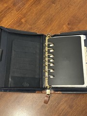 VTG Franklin Quest Full Grain Leather 7 Ring Zipper Black W/ Brown 8.25”x10.5”