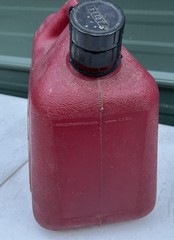 Briggs & Stratton 2.5 Gallon Gas Can #228