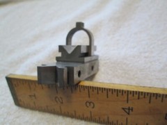 BEAUTIFUL FISH TAIL V-BLOCK W/ CLAMP – 2 1/2″ L x 1″ W x 1″H – Fine!