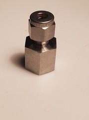 Swagelok HC-400-7-4 Tube Fitting Female Connector 1/4″ Tube OD x 1/4″ Female NPT
