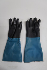 Mapa Professional Temp-Tec 332 NL517 17″ Neoprene Coated Gloves Pair Size 8