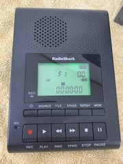 RadioShack Desktop 4GB Digital VOX Voice Recorder w/ SD Card Slot #1400214