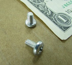 100 #8-32 x 5/16″ Short Pan Head Phillips Machine Screws, Serrated Locking Grip