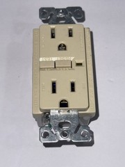 “LOT OF 7” COOPER E60120 Wiring Devices 20 -Amp 125-volt Commercial Decorator