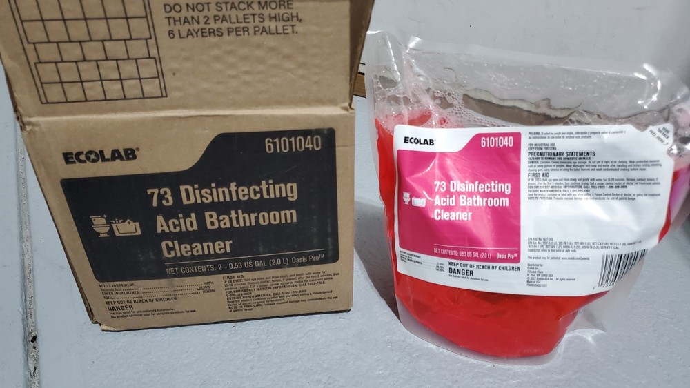 2 Bags Ecolab 6101040 Disinfecting Acid Bathroom Cleaner, 2 Liters in Each