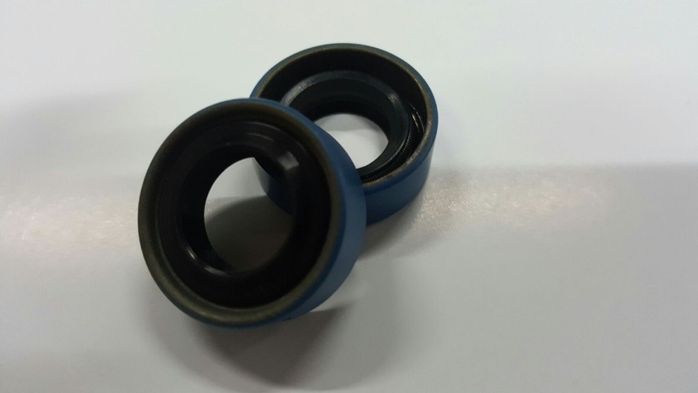 NEW CHICAGO RAWHIDE SKF PN: 4940 OIL-SEAL AFTERMARKET FREE SHIPPING