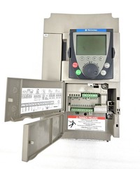 TELEMECANIQUE ALTIVAR 71 ATV71HU75N4 7.5kW 10HP 380/480 V VARIABLE SPEED DRIVE