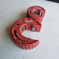Milwaukee Close Quarters Tubing Cutters 1″ & 1/2″ USED