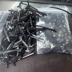 100x Universal Automotive Zip Tie Fastener Clips T-Style Car Wire Management