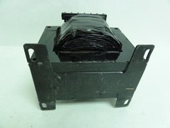 187334 New-No Box; Eaton C2000K3AD Transformer 2000VA Pri: 208/277V to Sec:120V