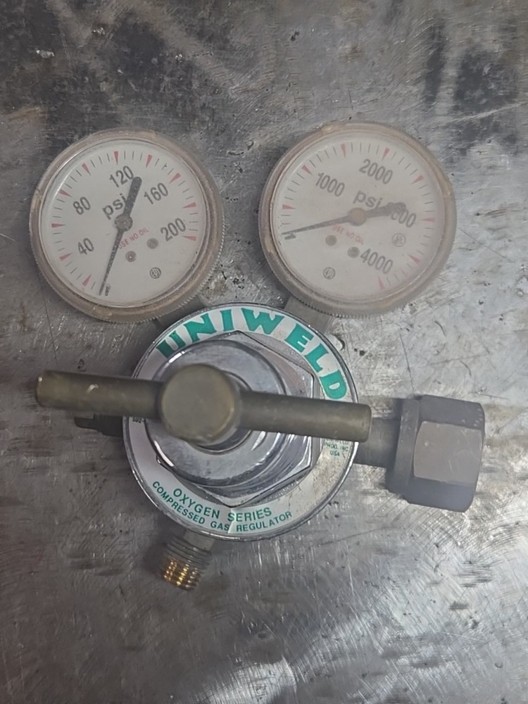 Uniweld 592H Compressed Gas Regulator 0-4000 PSI