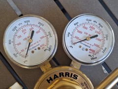 Harris 425 Single Stage Regulator AR HE N2 425-200-580 (3000773) NEW, Open Box