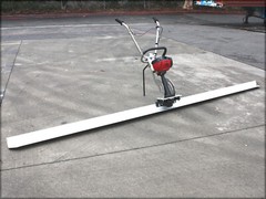 4 Stroke Concrete Surface Leveling Vibratory Screed & 7.5′ Aluminum Tamper Blade