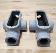 Cooper Crouse-Hinds X28 Conduit Body 3/4″ Form 8 Painted, Threaded (Qty 2)