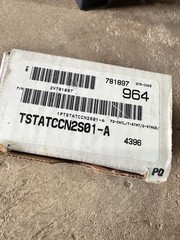 AS IS Carrier Non-programmable Ac/hp Multistage Thermostat Tstatccn2s01-a