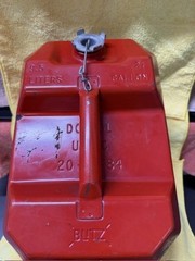 Vintage Steel BLITZ 2.5 Gal RED Gas Can USA DOT-5 L USMC 20-2 1/2-84 w/new Spout