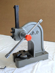 1/2 Ton Arbor Press – No. 0 – 3/4″ Ram – 3-1/4″ Throat – 7-1/2″ Stroke 805-10050