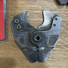Large Lot Of Milwaukee M18″ 750 MCM Cable Cutting Jaw 49-16-2772 And Extra Blade