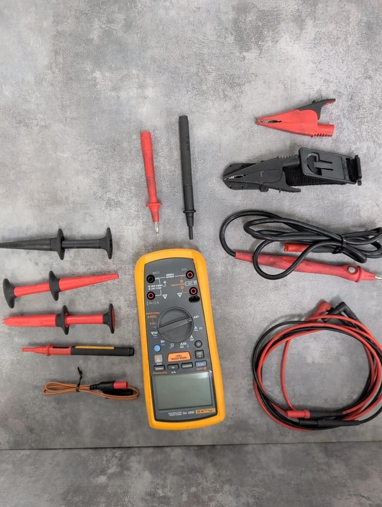 Fluke 1587 FC Insulation Multimeter with Case and Leads (PD2104402)