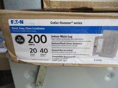 Eaton BRP20L200G Loadcenter 200A Main Lug 120/240V 1PH3W 20/40 CKT -E3360-NEW-B
