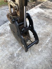 Takeuchi TB135 TB035 Pin On Hydraulic Thumb Clamp Grapple Kit