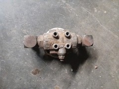 Case 1840 1845c Hydraulic Filter Housing Head Base