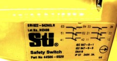NEW STI ER1022-042NELR SAFETY SWITCH ER1022042NELR
