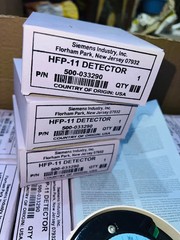 30pc lot SIEMENS HFP-11 FIRE ALARM SMOKE/HEAT DETECTOR Free Express Shipping