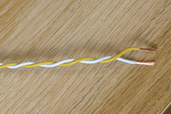 Yellow & White Twisted Wire 20 AWG / 0.5mm² Cable